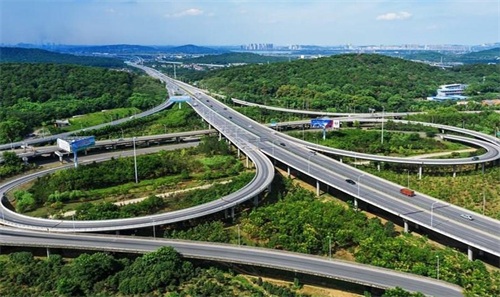 东宝钢筋套筒应用于高速公路